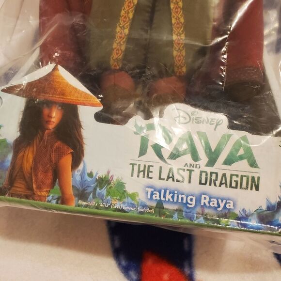 Raya 14-Inch Interactive Plush with Removable Cape **NWT** - Picture 3 of 5